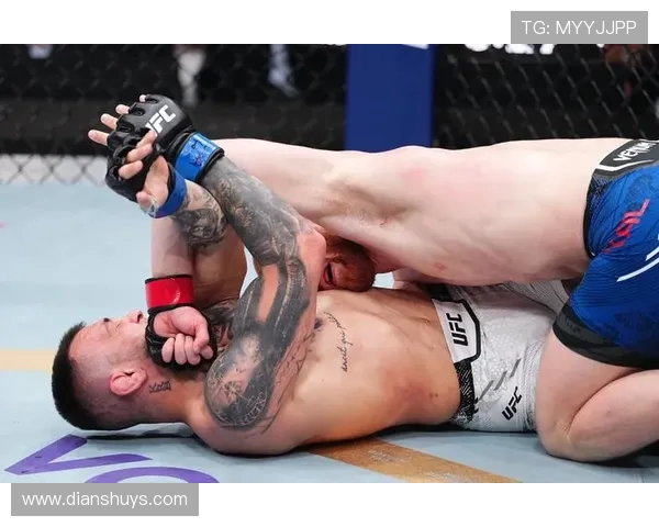 第三回合飞膝绝杀！马利克技术判定终结布伦戴奇(1)